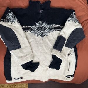 DALE OF NORWAY SWEATER SIZE L